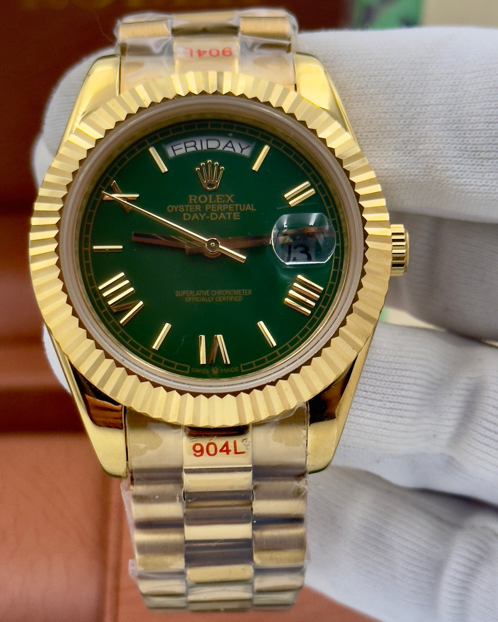 Rolex Datejust – 40mm, green dial, fluted bezel, jubilee bracelet, yellow gold – ref 228238 – image 1