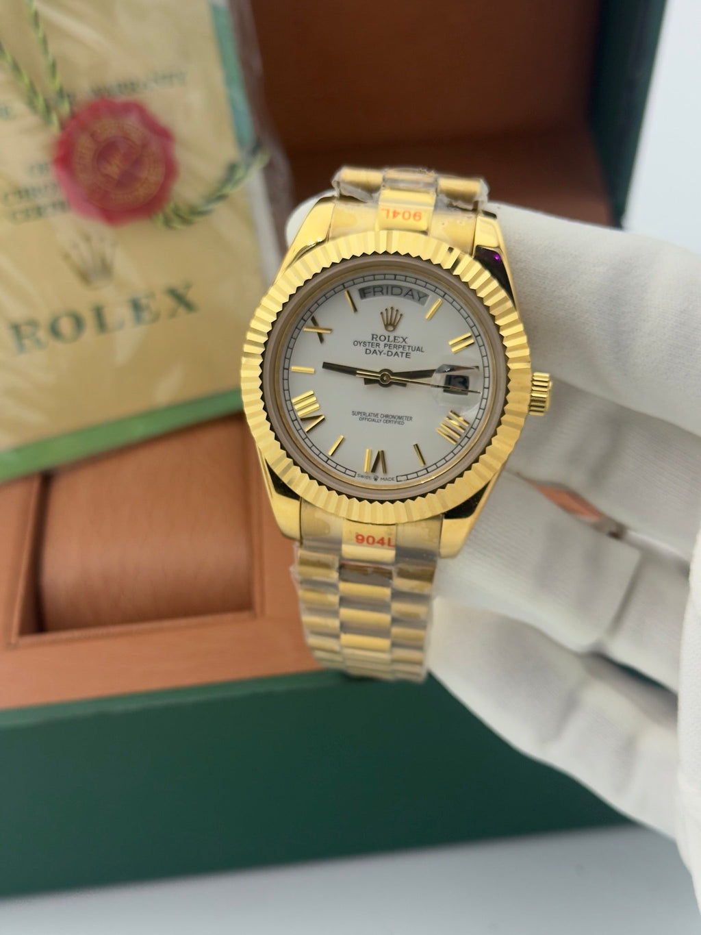 Rolex Datejust – 40mm, white dial, fluted bezel, jubilee bracelet, yellow gold – ref 228238 – image 1