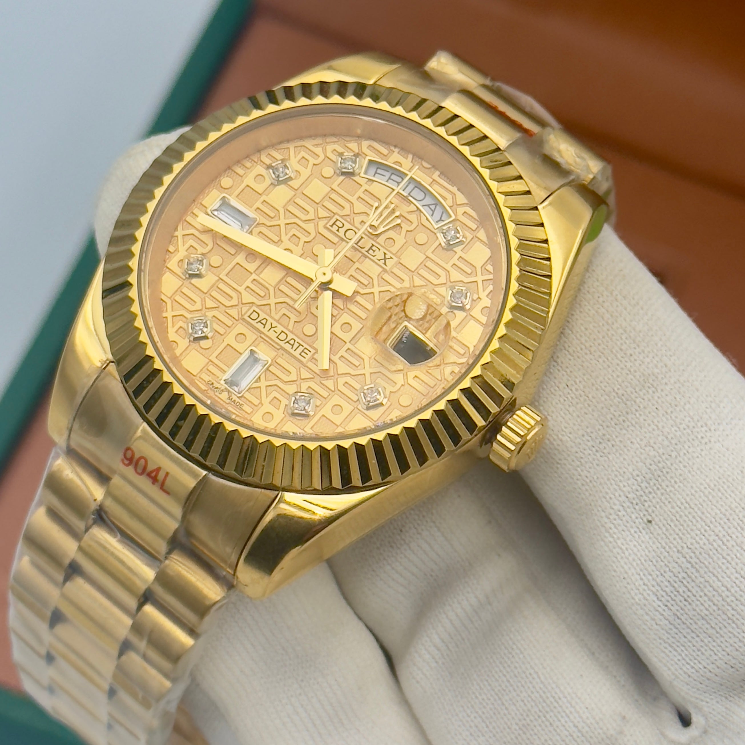 Rolex – 40mm, white dial, fluted bezel, oyster bracelet, yellow gold – ref 228238 – image 1