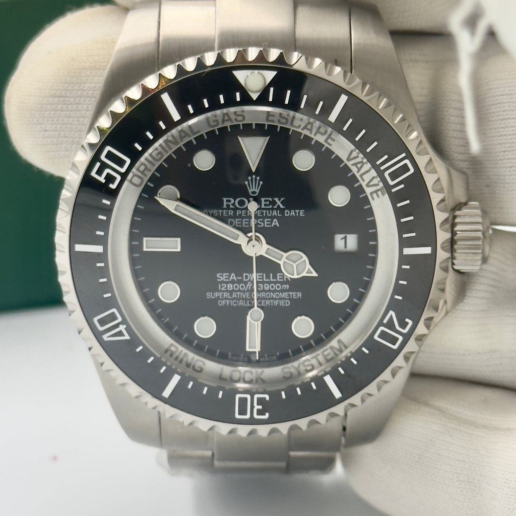 Rolex Sea-Dweller – 44mm, black dial, cerachrom bezel, oyster bracelet, stainless steel – ref 126660 – image 1