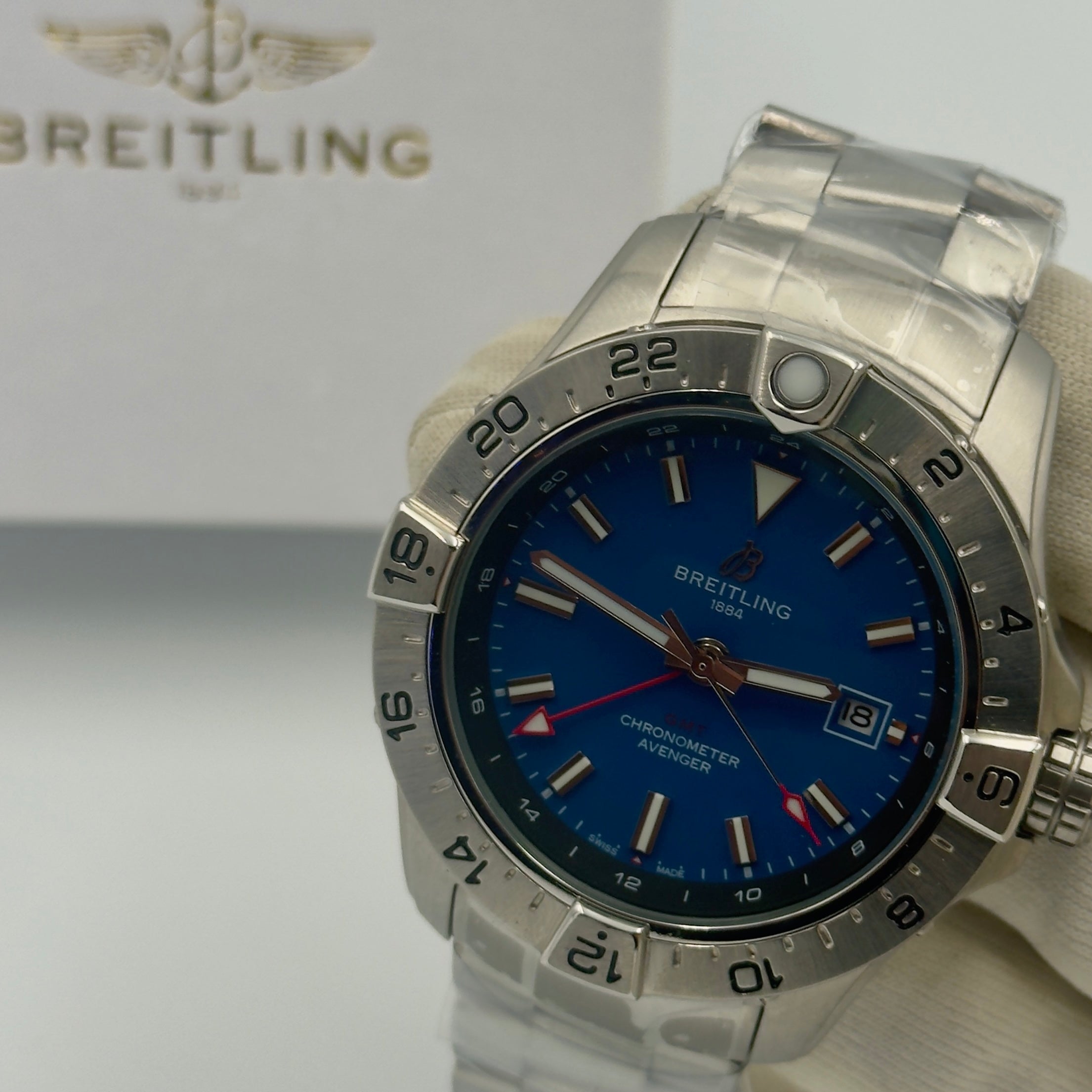 Breitling Avenger – 43mm, blue dial, stainless steel – ref 403 – image 1