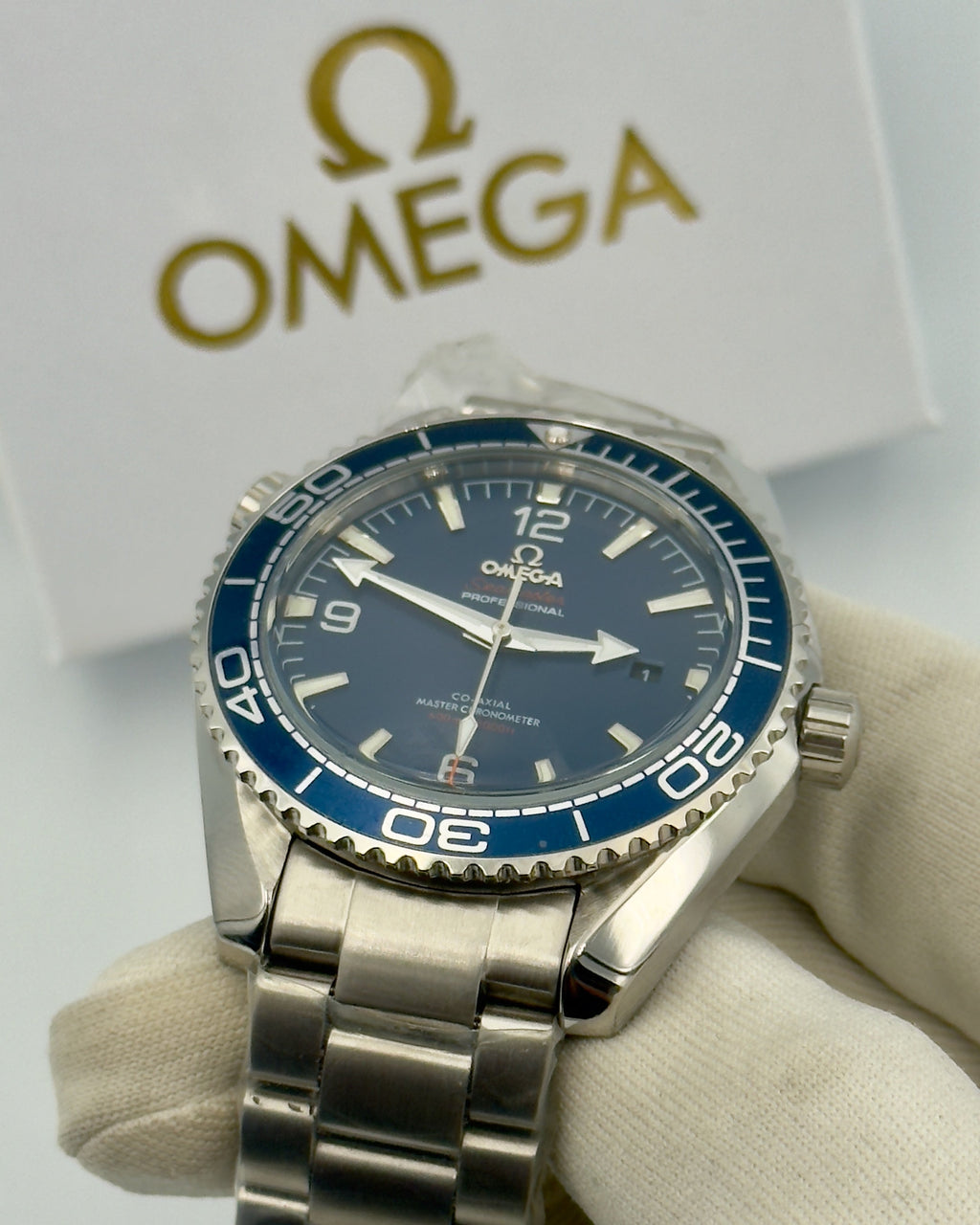 Omega Seamaster – blue dial, ceramic bezel, stainless steel – ref 600M – image 1