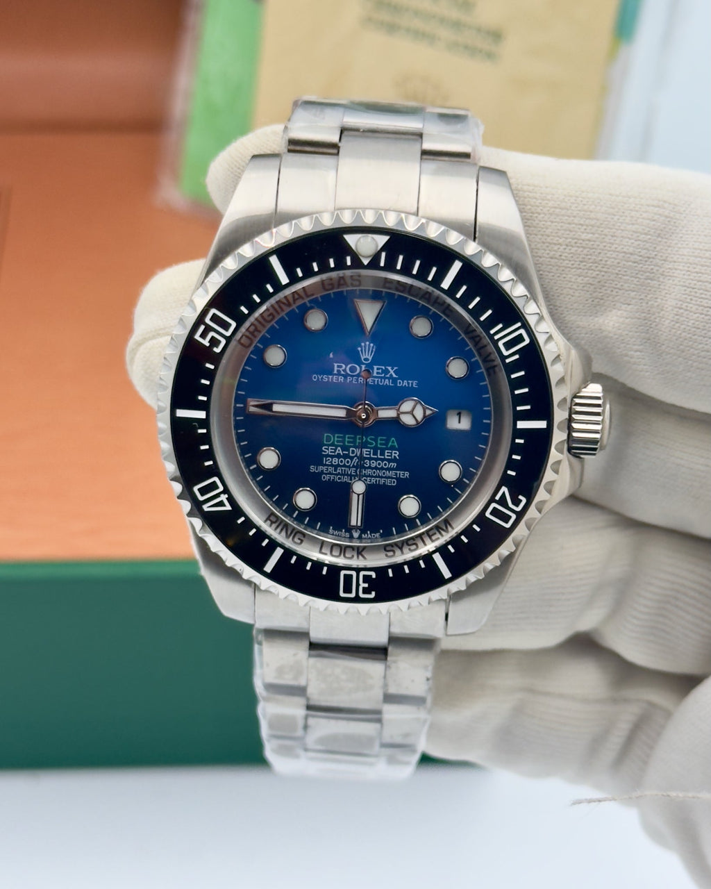 Rolex Sea-Dweller – 44mm, black dial, cerachrom bezel, oyster bracelet, stainless steel – ref 126660 – image 1