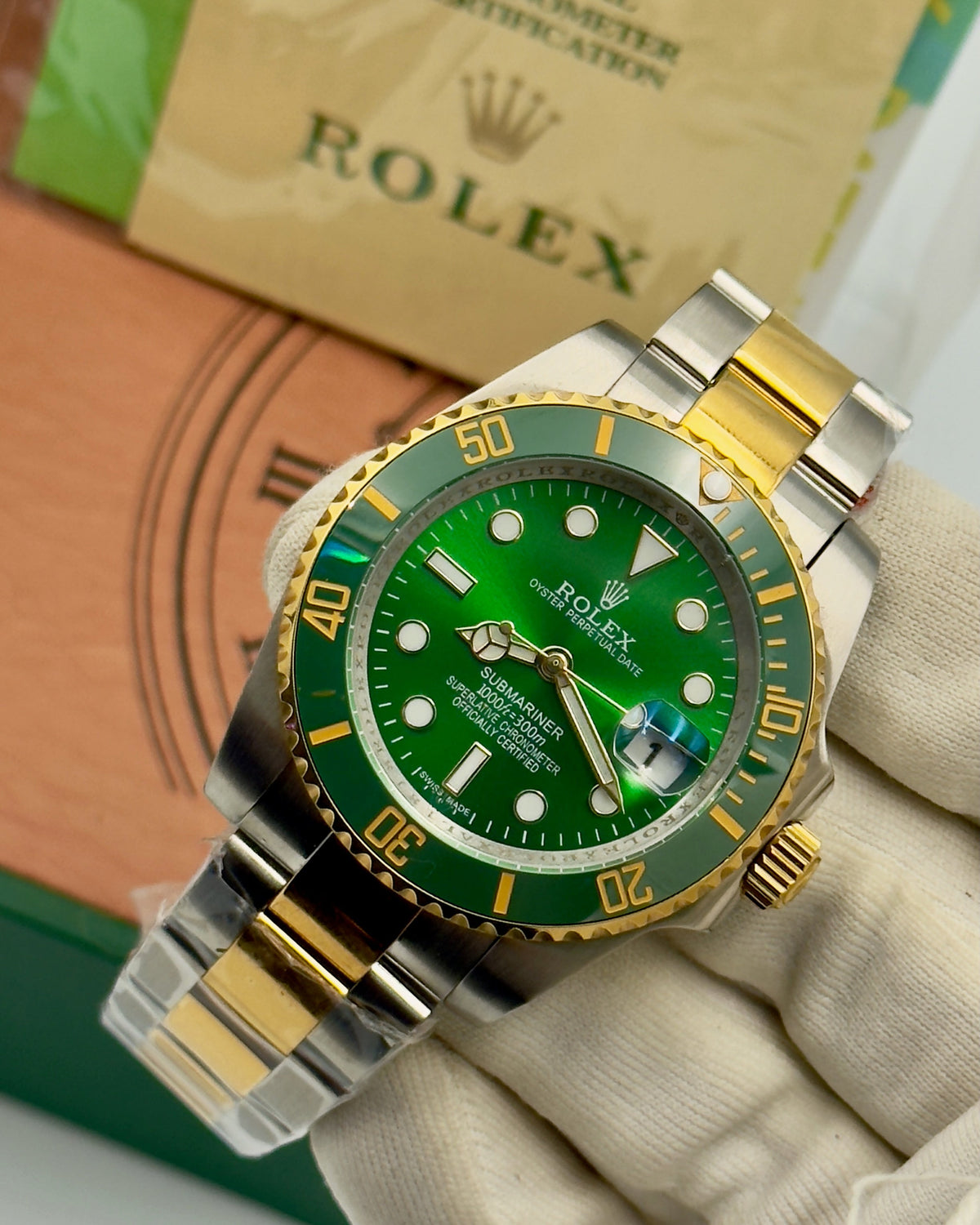 Rolex Submariner – 41mm, green dial, cerachrom bezel, oyster bracelet, steel – ref 126613LV – image 1